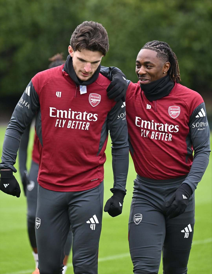 瓦伦西亚清晨回应争议纽卡斯尔队长鼓劲备战欧冠,阿森纳今晚伤情更新都惊呆了的简单介绍 瓦伦西亚清晨回应争议纽卡斯尔队长鼓劲备战欧冠,阿森纳今晚伤情更新都惊呆了的简单介绍